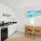 Beach Front 2 Bed Condo - Pool & Tiki Bar - Форт-Лодердейл