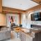 Stylish Condo with Exclusive Rooftop Pool