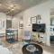 Stylish Condo with Exclusive Rooftop Pool