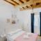 Florence Davids Guesthouse Steps from Accademia Gallery