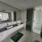 Spacious 1 bedroom mezzanine apartment with large bath views 2 free parking spots