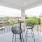 East Belmont, 38 Tomaree Rd - spa, linen, Wi-Fi, Air Con , Games Room
