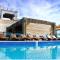 Deluxe Studio Pool & Concierge
