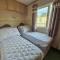 Lovely Caravan With Large Decking At Southview Holiday Park Ref 33108S - Skegness