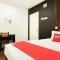 OYO 90460 Hotel Kl2f Rest & Go - 莎阿南