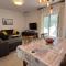 Sidus Maris, Spacious Seaside Apartment with Free Parking - Martinšćica