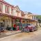 OYO 91636 Kak Dadut Homestay