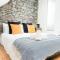 Converted factory loft apartment - Free parking with no height restrictions x 2