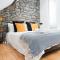 Converted factory loft apartment - Free parking with no height restrictions x 2