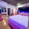 Pink Hello Kitty Themed Studio - أتلانتا