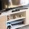 Modern and Spacious Home From Home 1 mile from M1 - with Netflix, Prime Video, PS5, free parking, superfast WiFi, BBQ - Sleeps 11 - By Brightleap Apartments