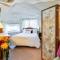 Less Than 6 Mi to Arlington Whimsical Stone Abode! - Sandgate