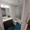 Cozy 2 Bedroom Walkout Basement - YYC