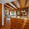 Little Bear Lodge - Walk to Shuttle, Fireplace, Deck, Barbecue - بيغ بير لاكي