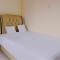 OYO Life 92637 Kost Arya Exclusive