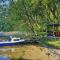 Comfortable holiday home on the shore of the lake - Grąbczyn