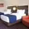 Days Inn by Wyndham Woodbury Long Island - Woodbury