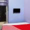 OYO 93772 Iconiq Rooms