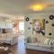 Hilltop Sweet Home with four private bathrooms
