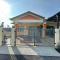 COZY Residence Homestay Teluk Senangin Lumut - Lumut