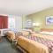 Super 8 by Wyndham West Middlesex/Sharon Area