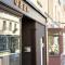Spacious City Centre Apartment Bath