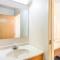 Super 8 by Wyndham West Middlesex/Sharon Area