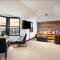 Stunning Waterfront Apartment With Spectacular Views & Parking at CAPTAINS LOFT