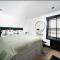 Stunning Waterfront Apartment With Spectacular Views & Parking at CAPTAINS LOFT