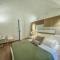 Santacroce Luxury Rooms