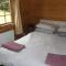 Spacious 3 bedroom cabin at Avonvale Holiday Lodge - Evesham
