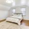 13 Mi to Downtown Detroit Bright Home - ديربورن