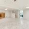 13 Mi to Downtown Detroit Bright Home - ديربورن