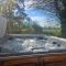 Contemporary Dublin Suite with Hot Tub - Lispapple Cross Roads