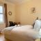 Kai's Place in Finchley - 3 Double Beds, Ideal for Families - Гендон