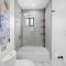 Aqua Haven- Stylish Getaway with Pool and Jacuzzi - هوليوود