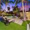 Aqua Haven- Stylish Getaway with Pool and Jacuzzi - هوليوود