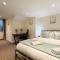 Kai's Place in Finchley - 3 Double Beds, Ideal for Families - Гендон