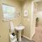 Near Downtown- Kitchen-washerdryer-parking