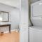 Walk to Beach Condo with Balcony in Murrells Inlet! - 默特尔比奇