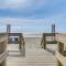 Walk to Beach Condo with Balcony in Murrells Inlet! - 默特尔比奇