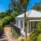Nikau Grove - Onetangi Holiday Home