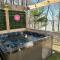Lakeside cottage w/ 3 bed, 2 bath & spectacular view! Lakeside cottage w/ 3 bed, 2 bath & spectacular view!