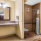 Rodeway Inn & Suites Canyon Lake-Menifee West