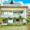 Modern 3BR Apt, River and Pool Oasis, Mauritius - Rivière Noire
