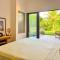 Modern 3BR Apt, River and Pool Oasis, Mauritius - Rivière Noire