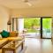 Modern 3BR Apt, River and Pool Oasis, Mauritius - Rivière Noire