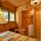 Peaceful Bedford Escape Deck and Stunning Views!