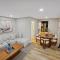 Elevated Stay 3BR in Addison - Addison