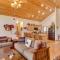 Scenic Deck and Horse Corral Pinetop-Lakeside Cabin
